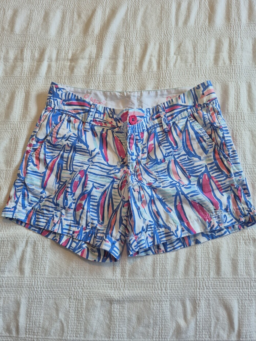 Lilly Pulitzer size 0 Callahan Shorts in the "Red Right Return" sailboat print